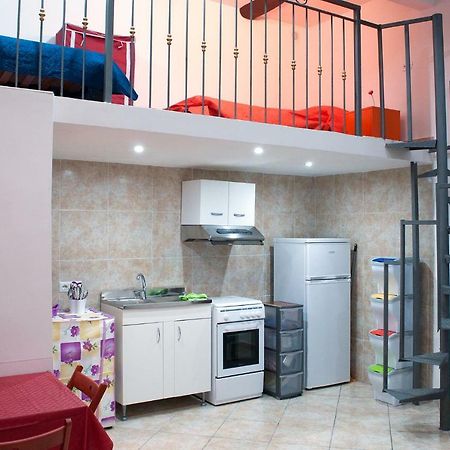 Rostory Apartment Наполи Екстериор снимка